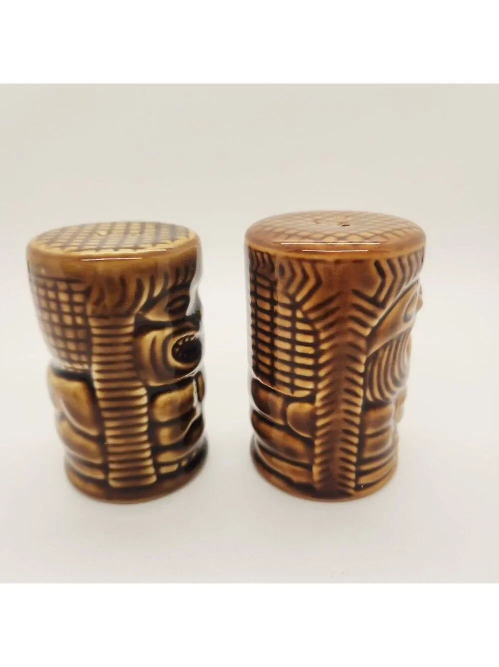 KC Hawaii Tiki Salt & Pepper Shakers Ceramic 4in Polynesian Decor 2000 Pair Set